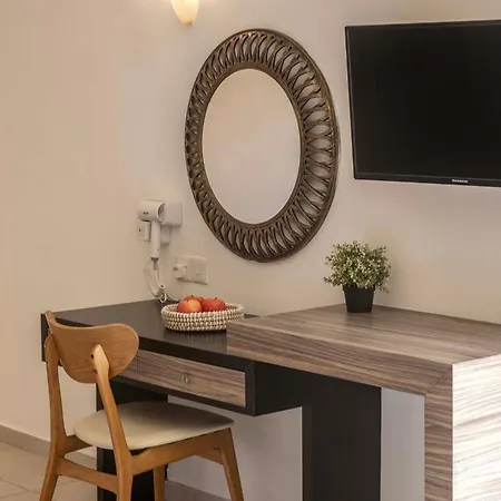 Electra Village Hotel 4*
